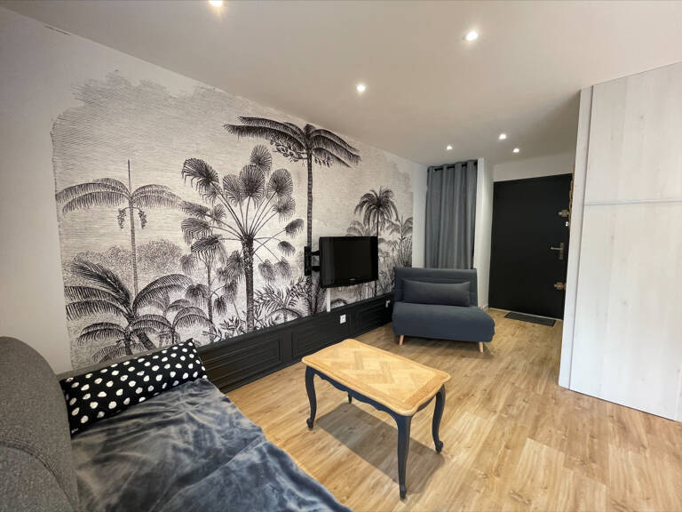 La Grande Motte- Studio meublé avec terrasse — photo 1
