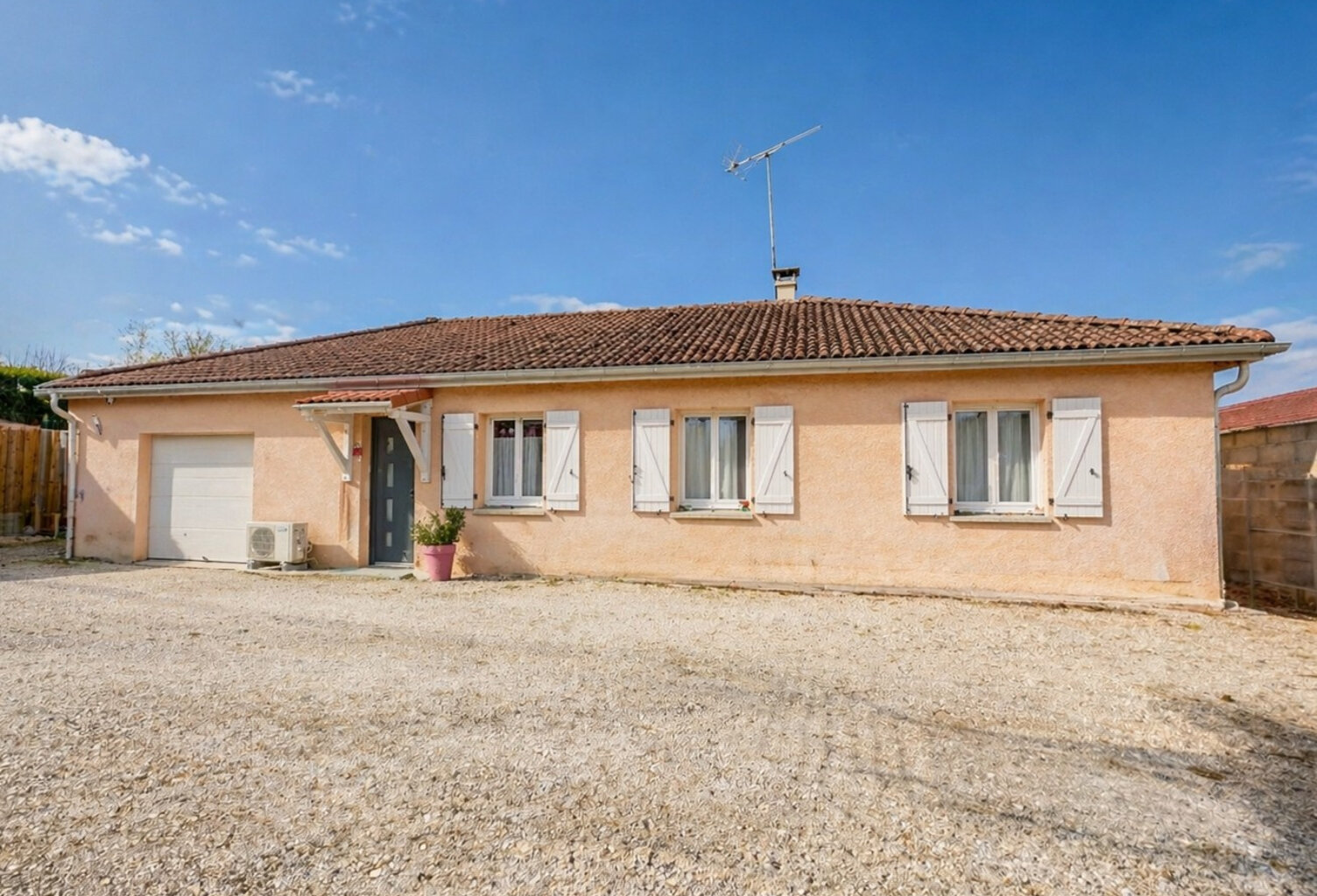 01320 CHÂTILLON-LA-PALUD   Maison de plain-pied de 118 m2 — photo 1