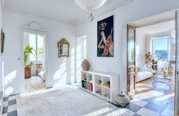 Vienne   146 m2, cachet de l'ancien et volumes généreux en c — photo 3