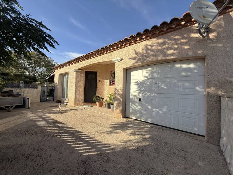 Villa — photo 1