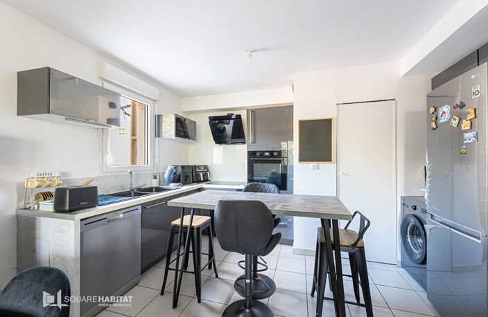 Appartement Marseille 3 pièce(s) 61.83 m2 — photo 2