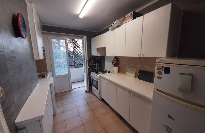 Location appartement 2 pièces 42 m² à Villeurbanne (69100) — photo 2