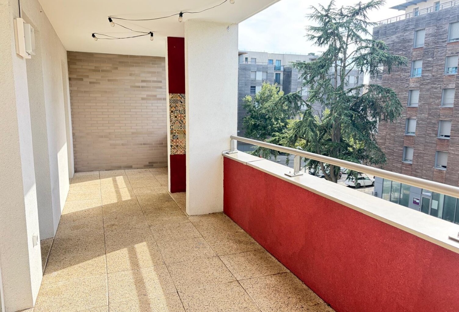 Location appartement 5 pièces 108 m² à Lyon 9 (69009) — photo 1