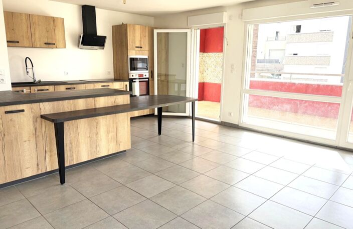 Location appartement 5 pièces 108 m² à Lyon 9 (69009) — photo 2