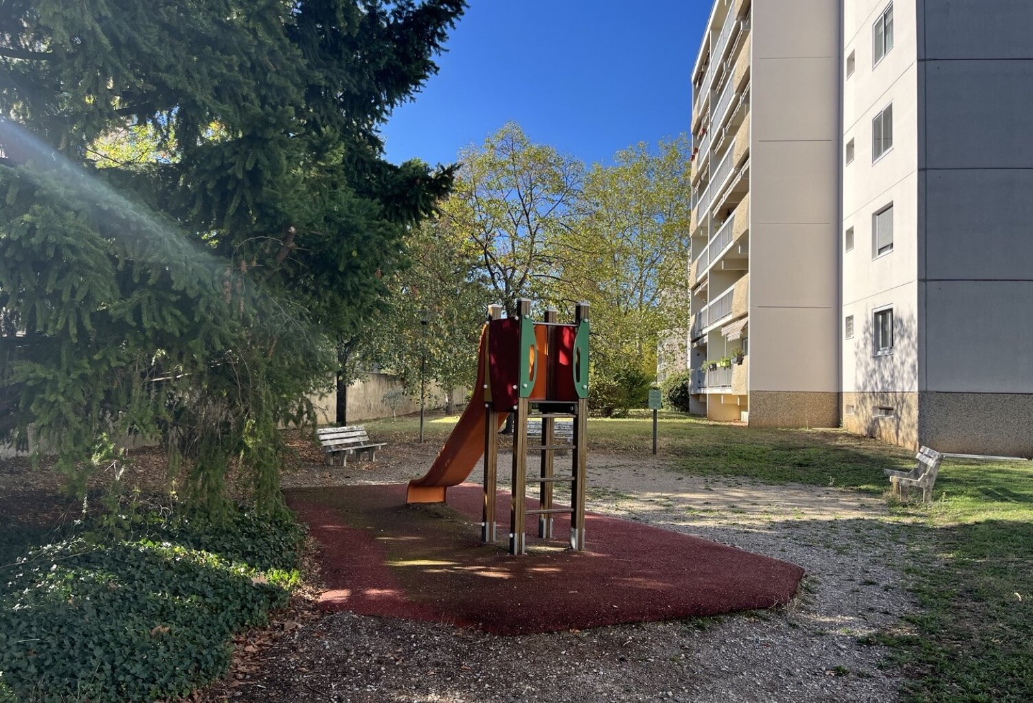 Location appartement 4 pièces 91 m² à Lyon 8 (69008) — photo 1