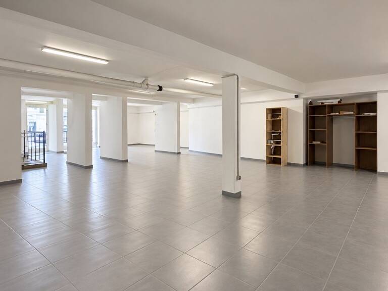 Local commercial — photo 1