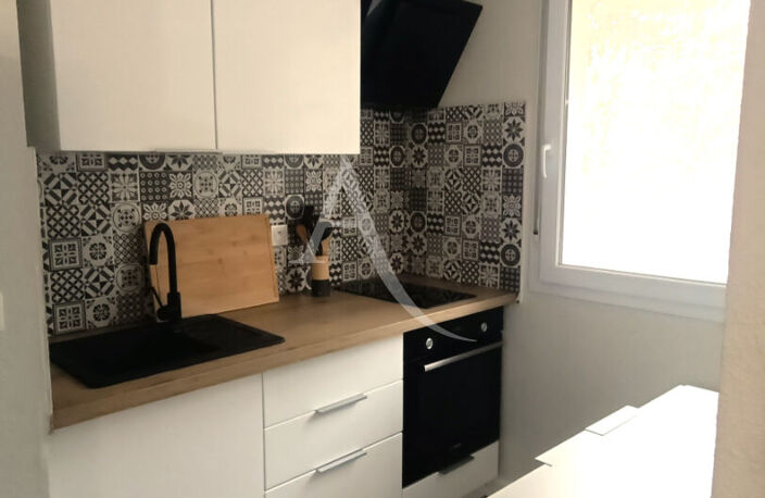APPARTEMENT T2 MEUBLE - PARKING - PISCINE — photo 3