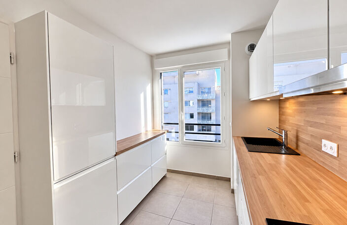 À LOUER - AIX-LES-BAINS CENTRE SUPERBE T2 NEUF DE 45 M² AVEC TERRASSE - DPE A — photo 3