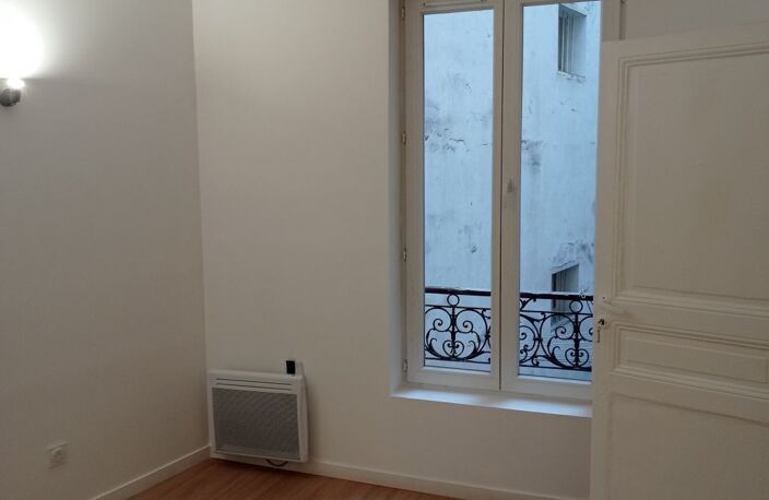 Appartement 2 p à PARIS 18ème — photo 2