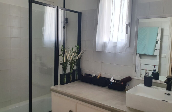 Maison eguilles 1900m² — photo 2