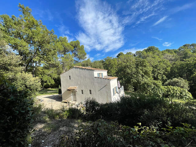 Eguilles - Maison 150m² sur beau terrain arboré de 6 300m² — photo du bien