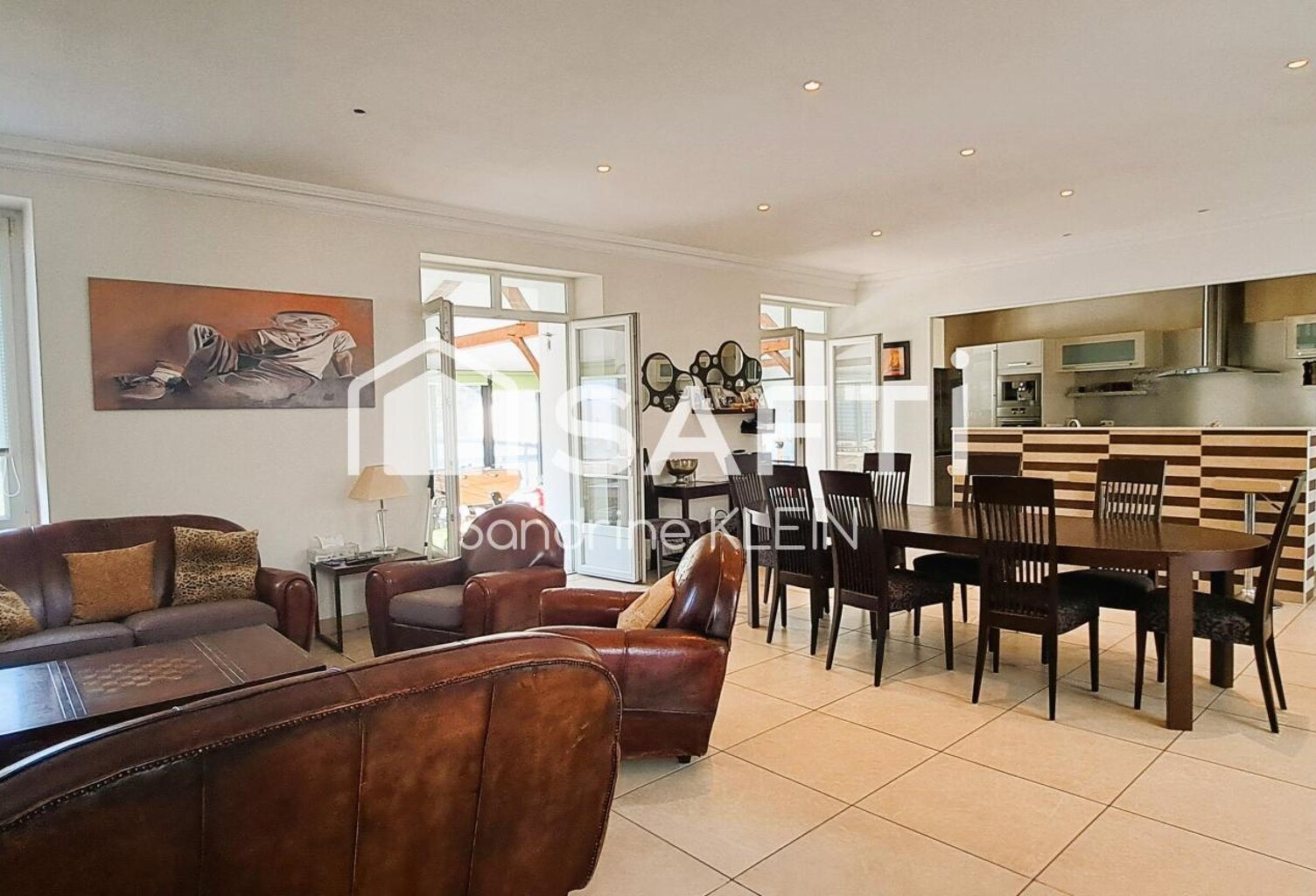 Maison familiale en bord de canal, 217 m², 6 pièces avec jardin et piscine chauffée. — photo 1