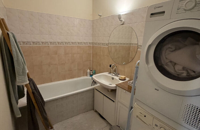 F2 - 76000 ROUEN 16 rue eau de robec — photo 3