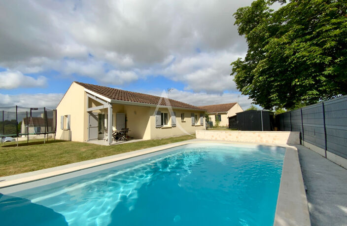 Maison de plain-pied avec piscine — photo 2