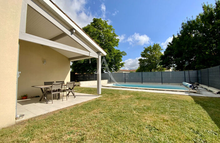 Maison de plain-pied avec piscine — photo 3