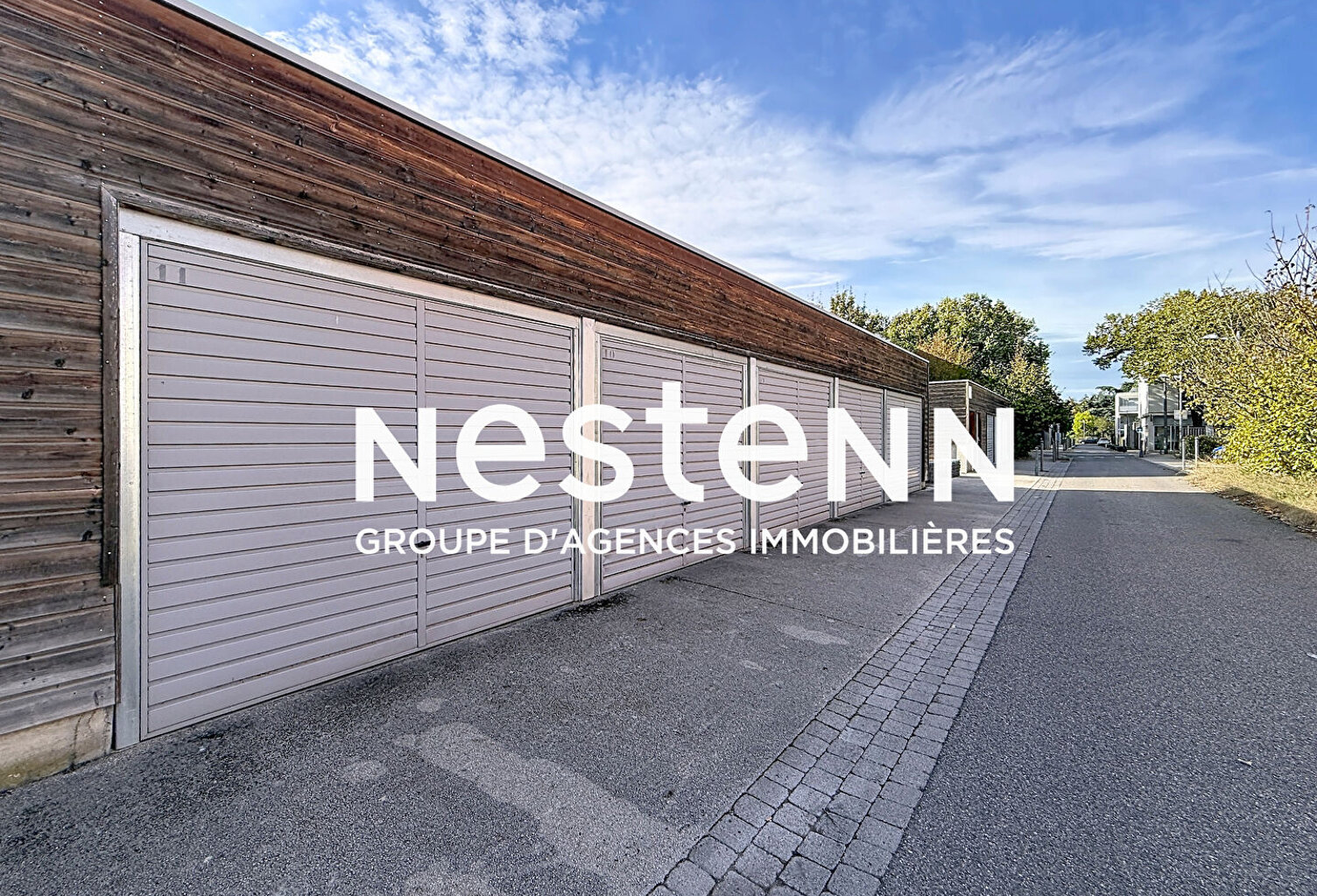 Garage 15m2 - Rue des Lads 69500 BRON — photo 1