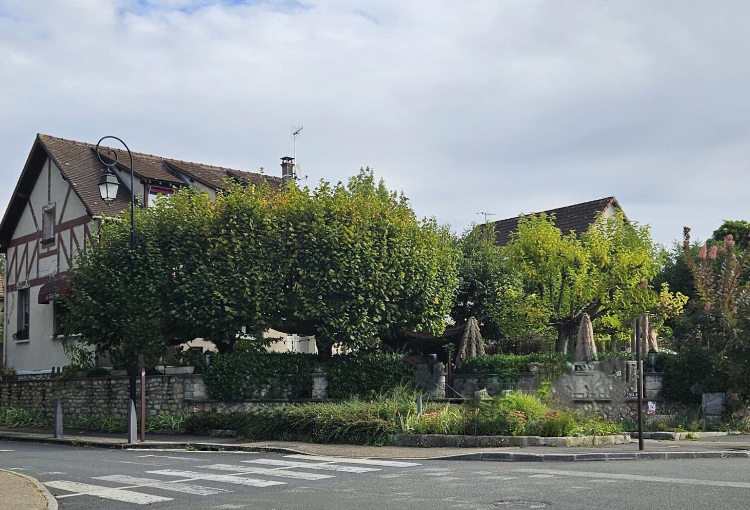 Local commercial restaurant, terrasse, appartement — photo 1