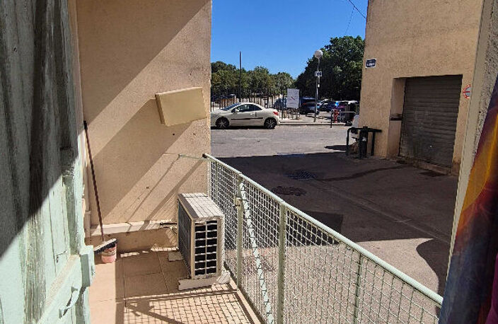 T2 avec petite terrasse et garage aux Milles — photo 5