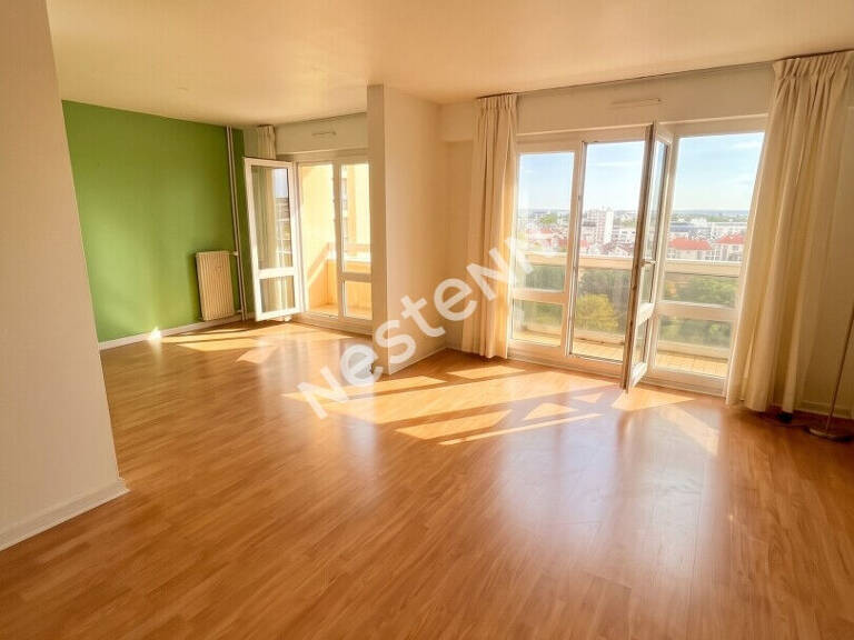 Rue de Chevigné REIMS : Appartement T4 - 6ème Étage avec Balcons & Parking couvert — photo 1