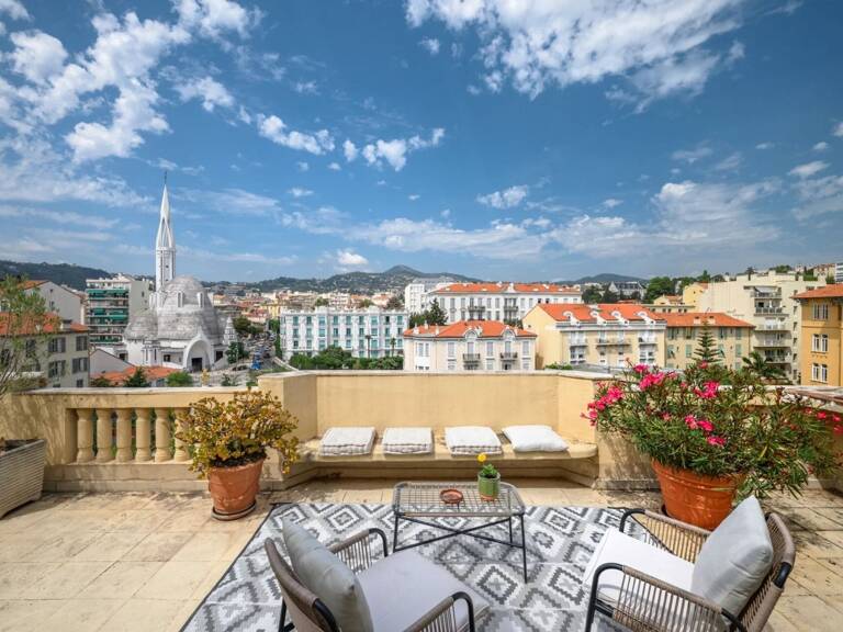 NICE - LIBERATION - Appartement Dernier Étage / Grande Terrasse — photo 1