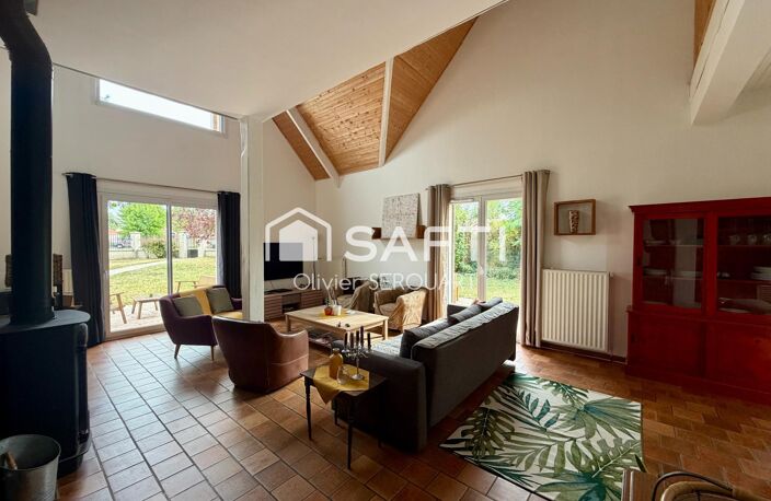 Maison d'architecte familiale  Près de 200 m² au sol sur un terrain arboré de 1 700 m² — photo 4