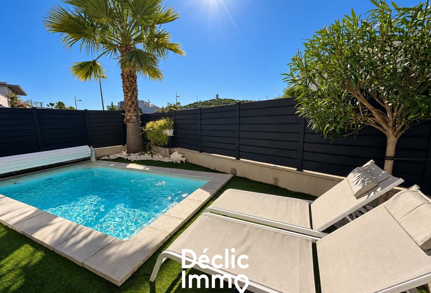 VILLA CONTEMPORAINE  5 CHAMBRES  PISCINE  VUE MONT SAINT-LOUP  VENDUE MEUBLÉE — photo 1