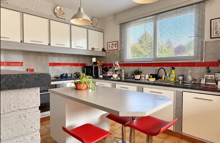 A ATTICHY 60, JOLIE MAISON DE 122 M2 AVEC 4 CHAMBRES, BUREAU, S/SOL TOTAL, 2 GARAGES, PISCINE, TERRAIN DE 1462 M2. — photo 5