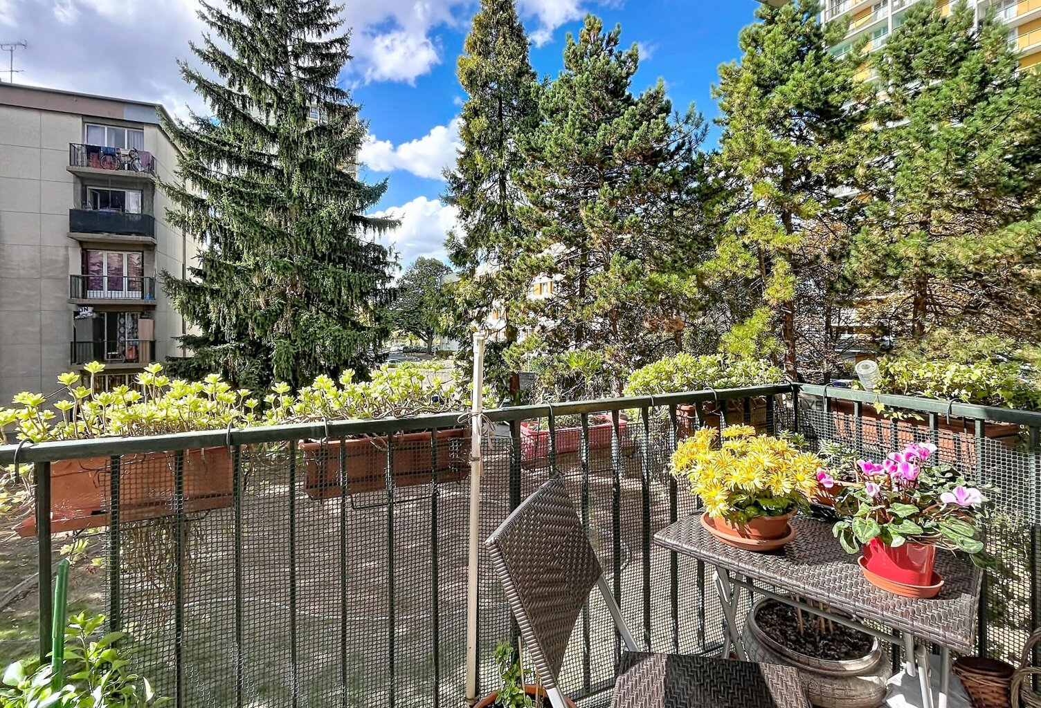4/5 pièces de 80,53 m² avec balcon sur jardin — photo 1