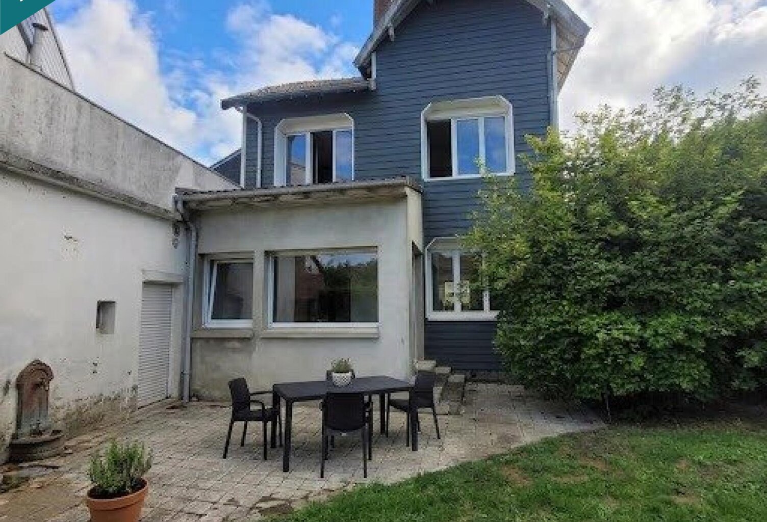 Maison de type maître dans un quartier calme. — photo 1