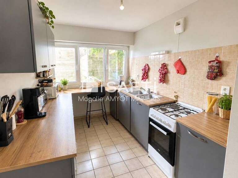 À LOUER  APPARTEMENT MEUBLÉ DE 73 M² AVEC BALCON ET PARKING  COGNAC — photo 1