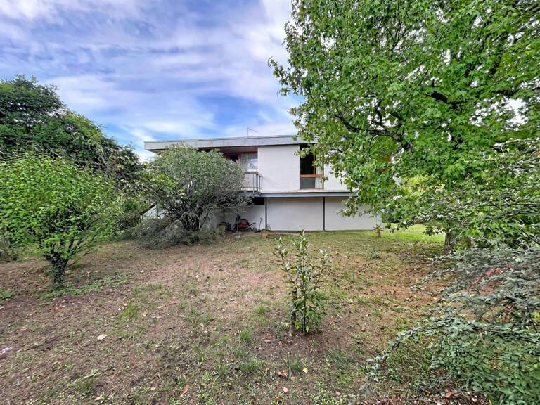 La maison d'architecte des années 1965 a deux pas des transports — photo 1