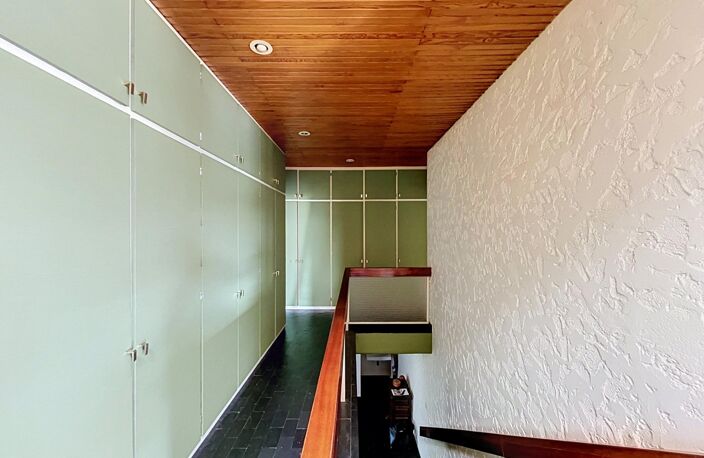 La maison d'architecte des années 1965 a deux pas des transports — photo 5