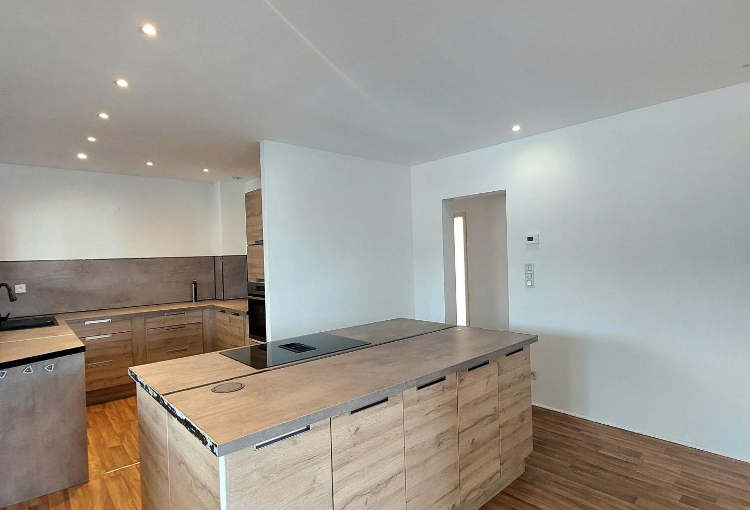 Loue Maison T5, 180m2, 4 chambres, à Guessling-Hémering, DPE A, prestations énergétiques haut de gamme — photo 1
