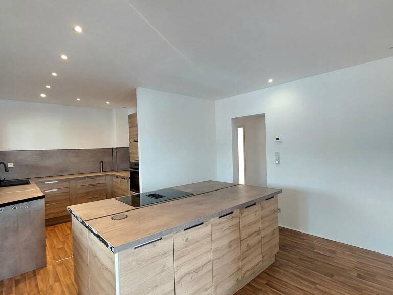 Loue Maison T5, 180m2, 4 chambres, à Guessling-Hémering, DPE A, prestations énergétiques haut de gamme — photo 1