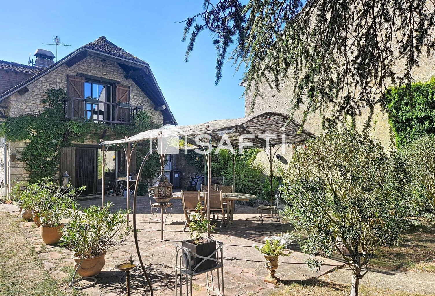 PROPRIÉTÉ DE CARACTÈRE  DEUX LONGÈRES, DEUX GÎTES, PISCINE ET CALME ABSOLU — photo 1