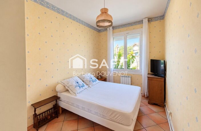 Maison de plain pied de 75 m² sur 310 m² - 2 chambres + 1 bureau, terrasse couverte, jardin arboré, dépendances. — photo 5