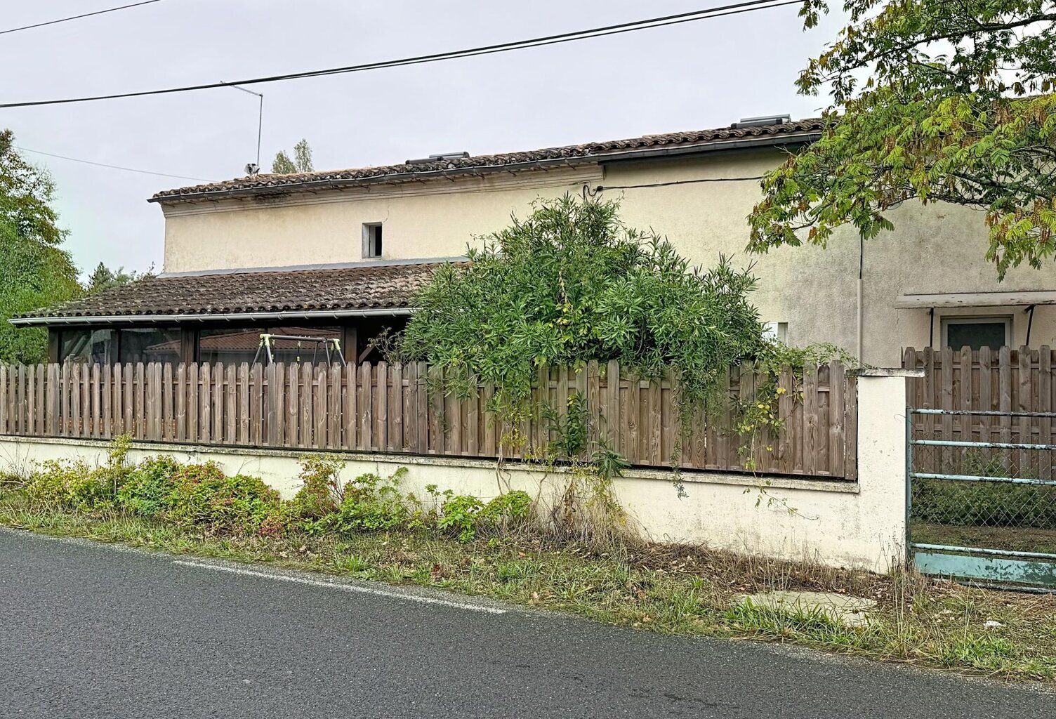 Maison de 100m², avec petit jardin et véranda. — photo 1