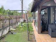 Maison de 100m², avec petit jardin et véranda. — photo 2