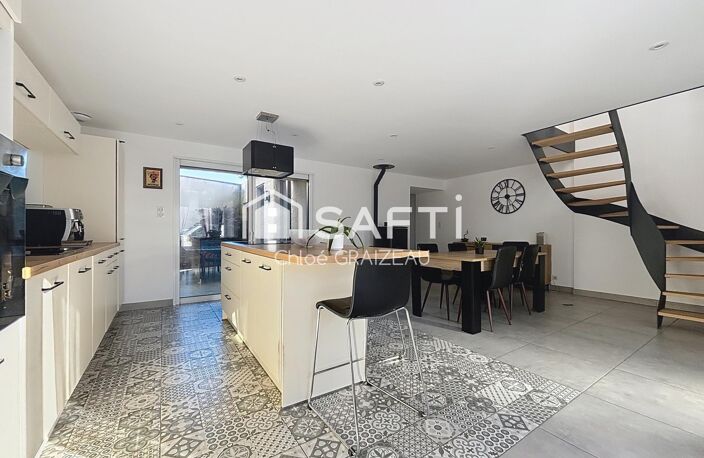 Maison de ville rénovée de 117 m², patio et spa — photo 4