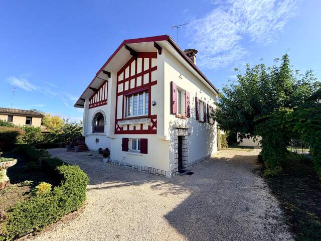 Maison 9 pièces style basque avec garage — photo du bien