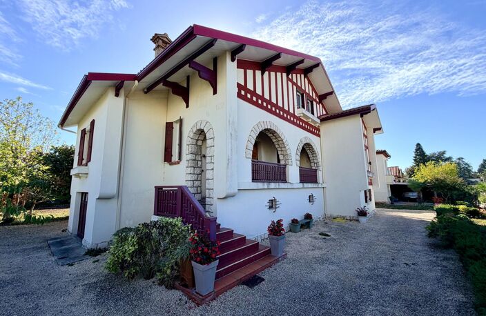 Maison 9 pièces style basque avec garage — photo 2