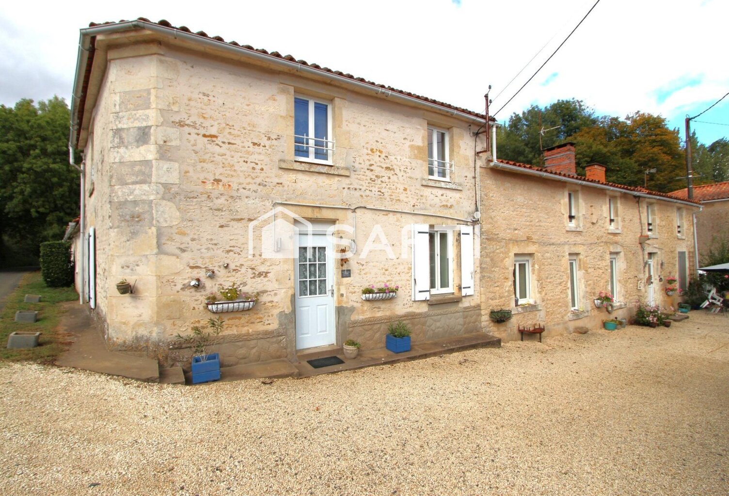 ENSEMBLE MAISON 3 & 4 CHAMBRES - PISCINE - TERRAIN — photo 1