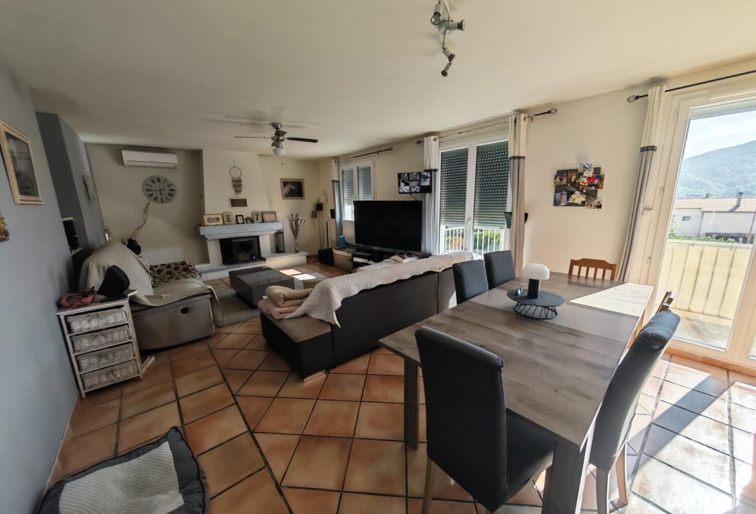 Duplex de 147,59 m²  5 chambres, terrasse, balcon et deux garages — photo 1