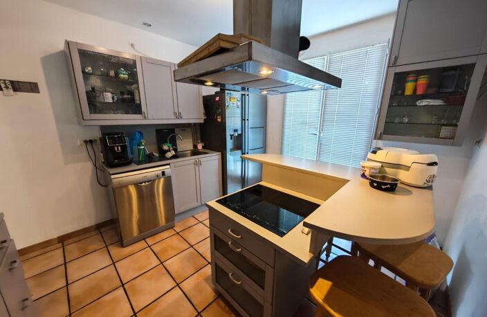 Duplex de 147,59 m²  5 chambres, terrasse, balcon et deux garages — photo 2