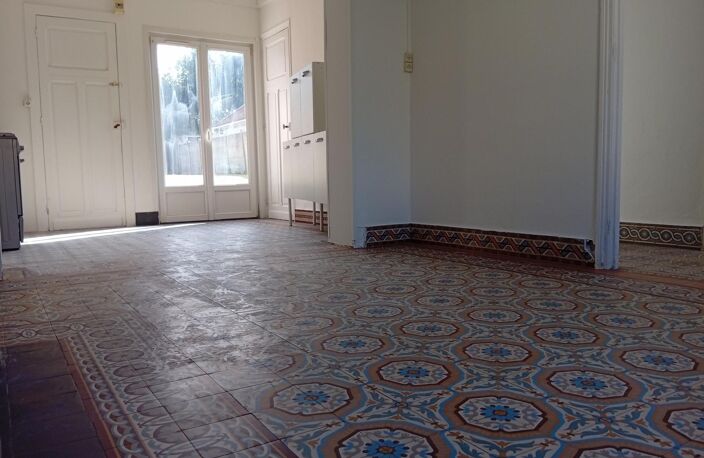 Une opportunité à saisir, maison à reconforter — photo 2
