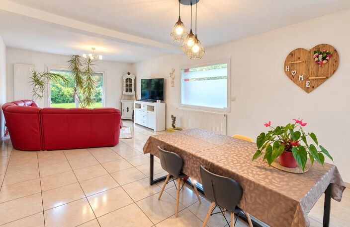 piscine, beaux volumes et DPE B — photo 3