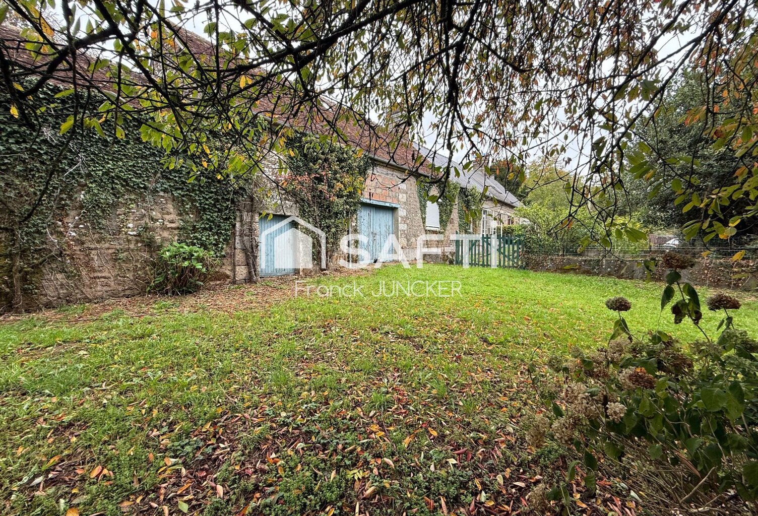 Maison T3 mitoyenne à rénover. — photo 1