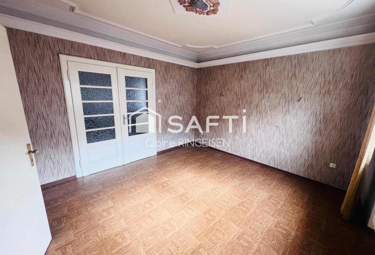 Maison - 268m² - Etzling — photo 1