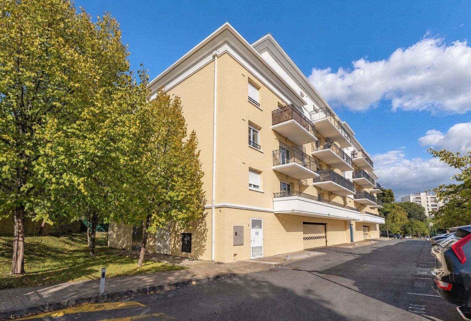 Boulevard Godard : T3 lumineux avec balcon et place de parking — photo 1