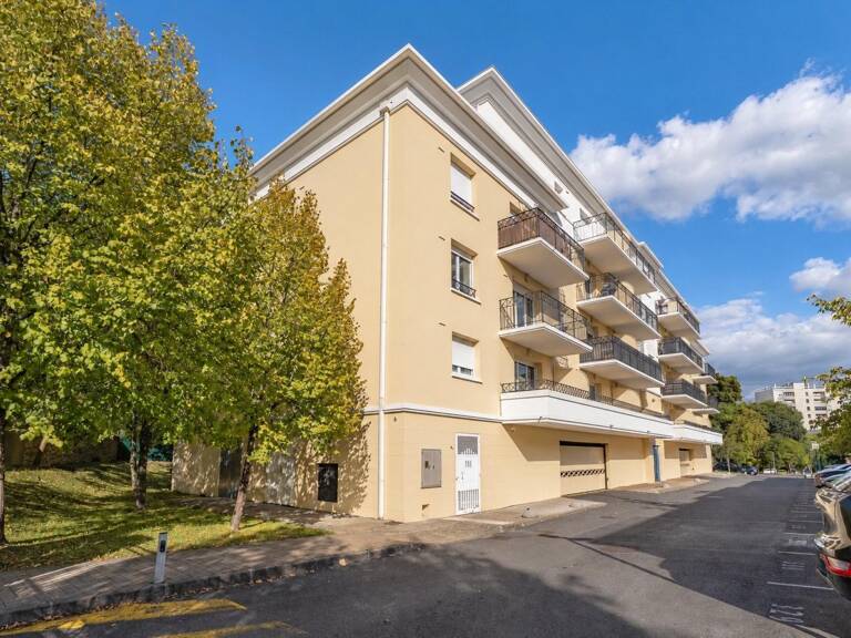 Boulevard Godard : T3 lumineux avec balcon et place de parking — photo 1